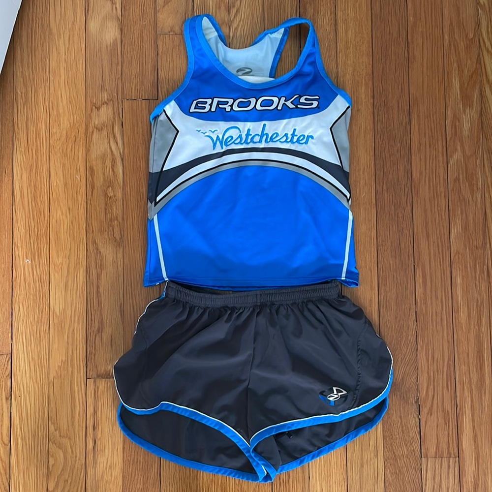 Brooks Running top & short set